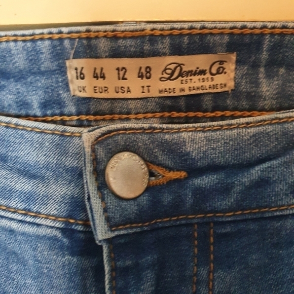 Denim and CO High-Waisted Jeans Size 12 - Picture 4 of 6